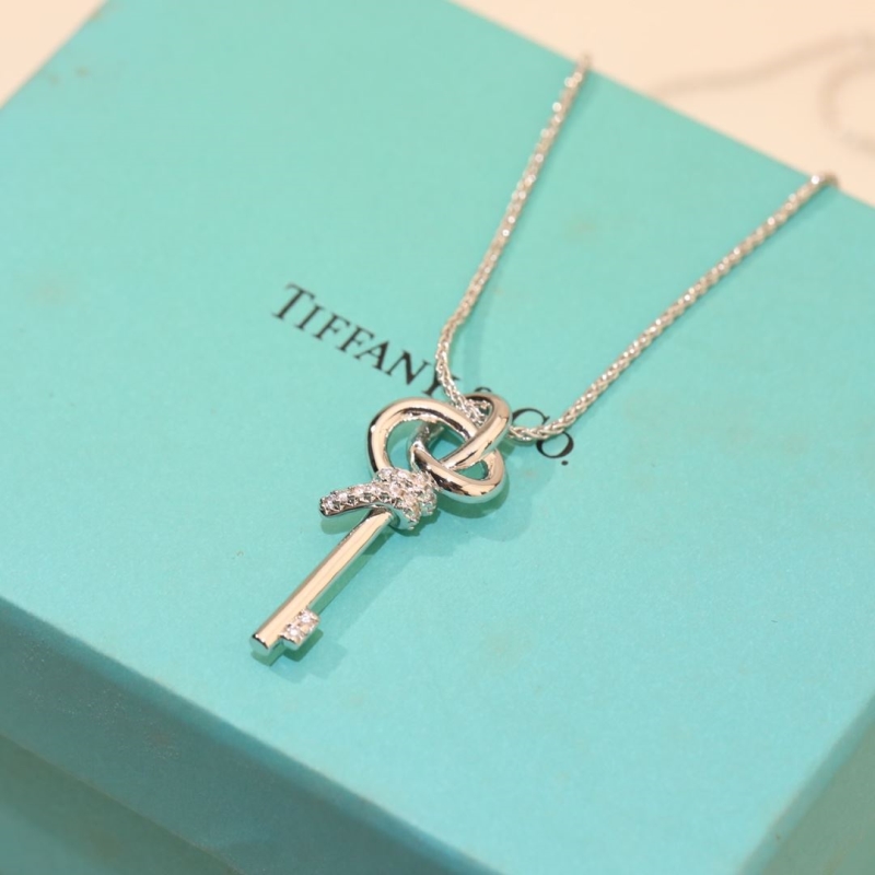 T*f*ny necklaces